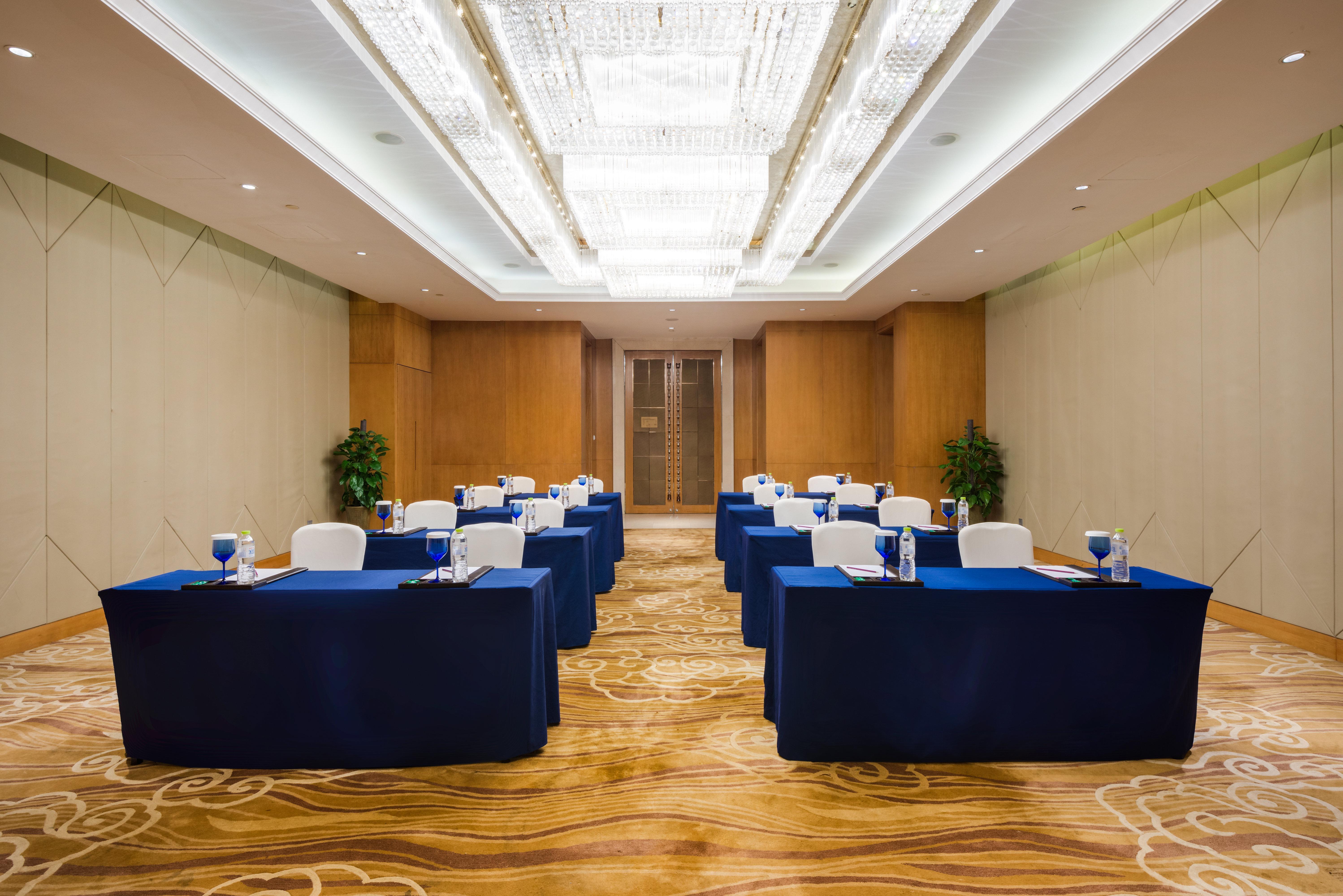Crowne Plaza Xiangyang By Ihg Hotel Exterior foto